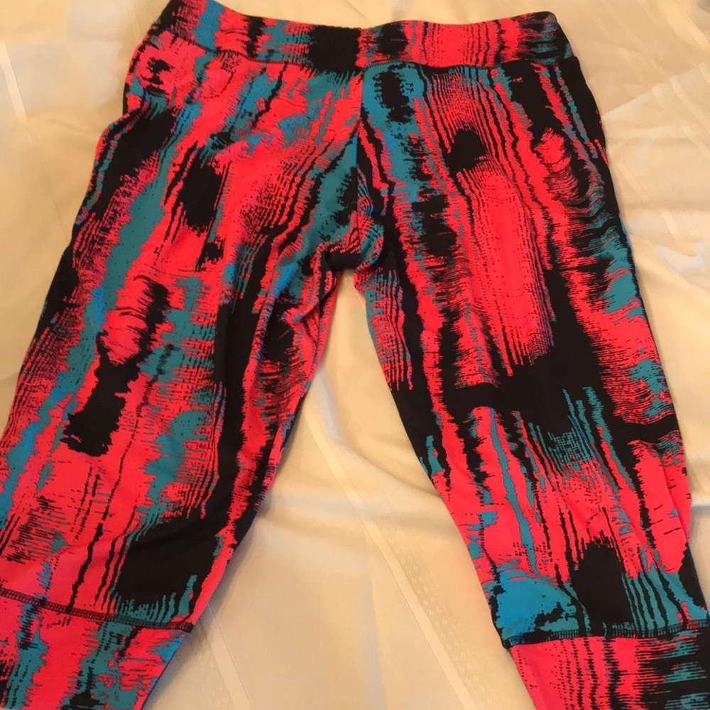 Fabletics Capri - Picture 2 of 2